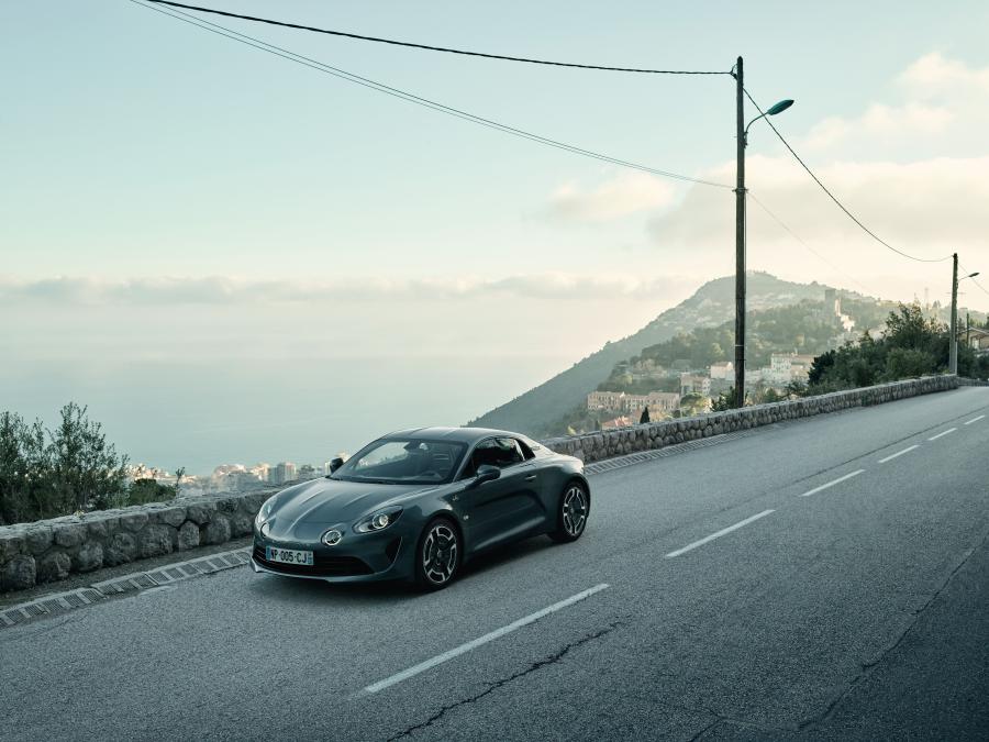  Alpine A110 Legende 2018 года  (WW) (фото 29 из 29)